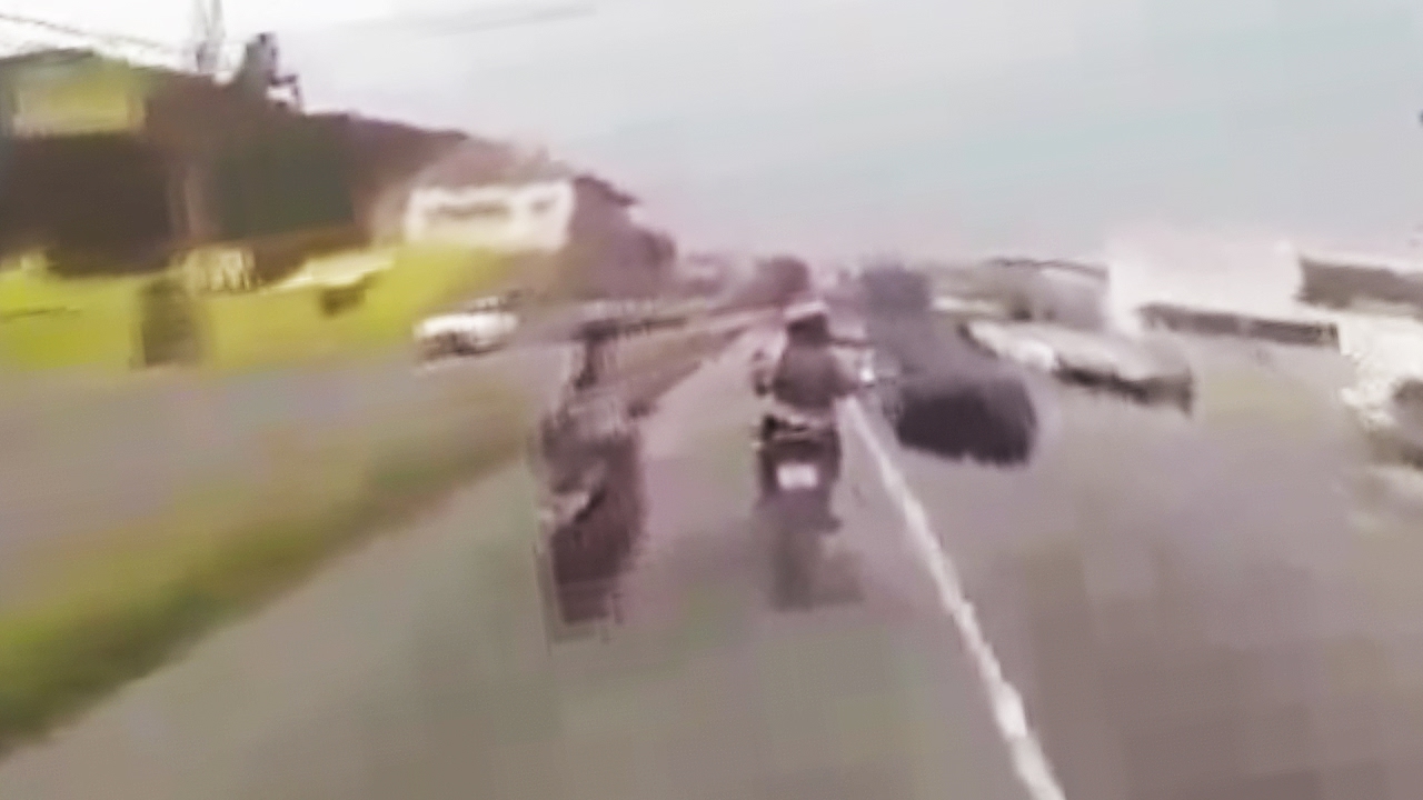 RAW VIDEO – Wild Motorcycle Chase!