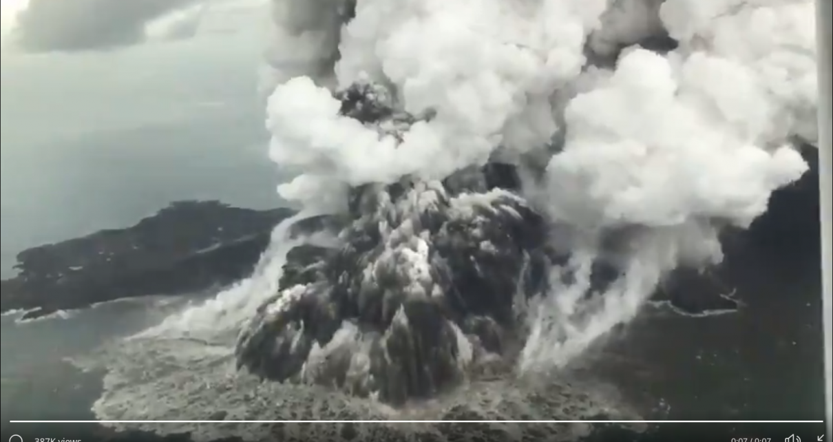 Video shows eruption of Mount Anak – #Krakatau