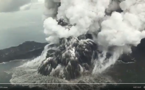 Video shows eruption of Mount Anak – #Krakatau