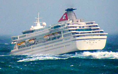 CRUISE SHIPS In BAD WEATHER Heavy Seas and RAGING STORMS!